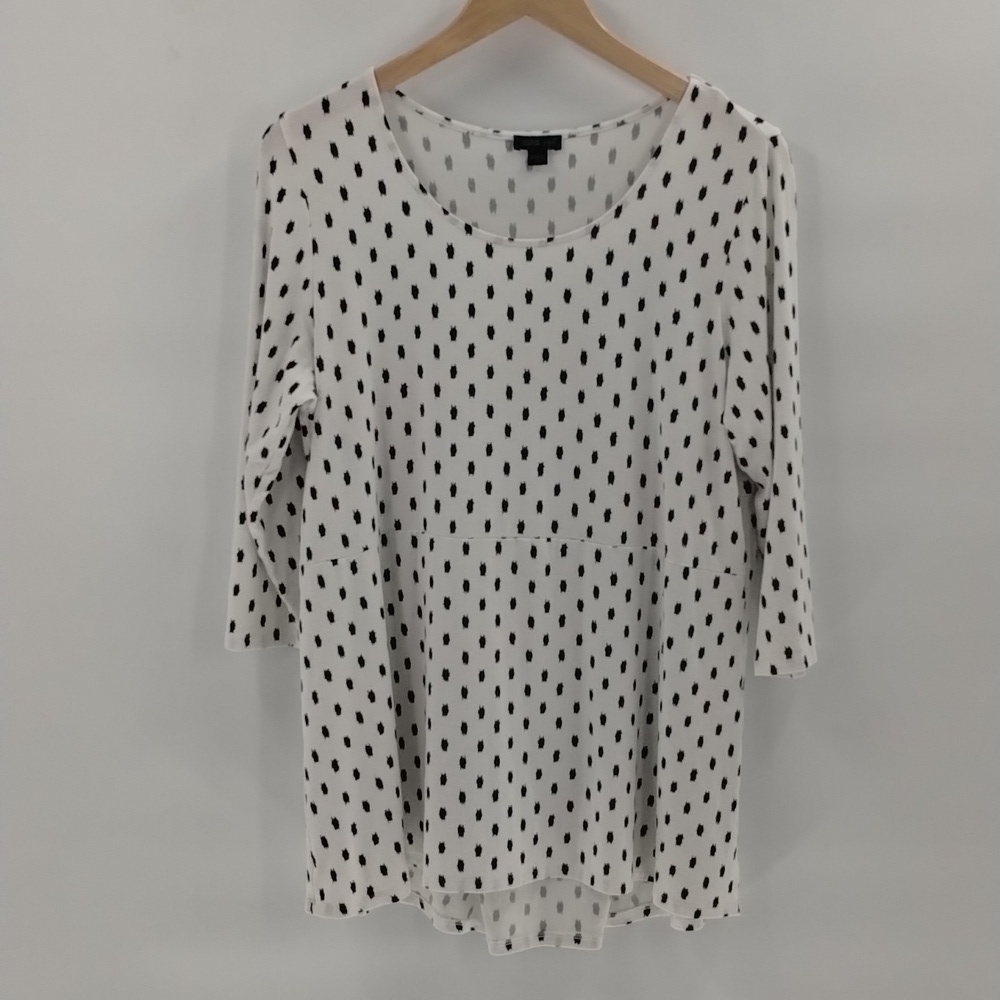 J.Jill wearever collection blouse medium relaxed fit white and black stretch top